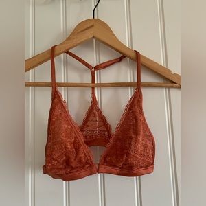 Victoria’s Secret lace no wire Sienna Bra - NWOT